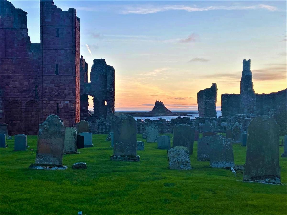 The Ship Inn Holy Island of Lindisfarne Экстерьер фото